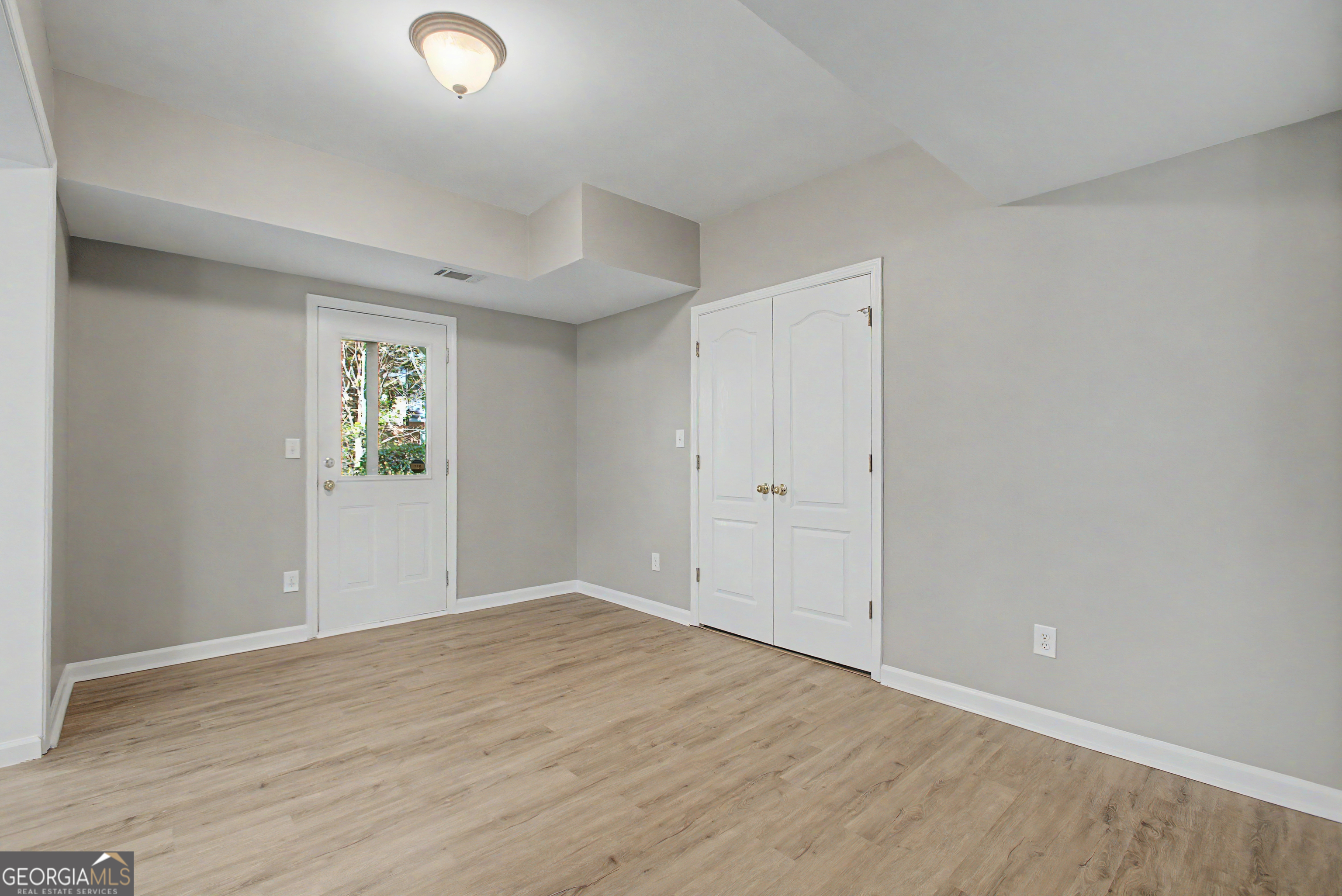 1660 Archmont Circle