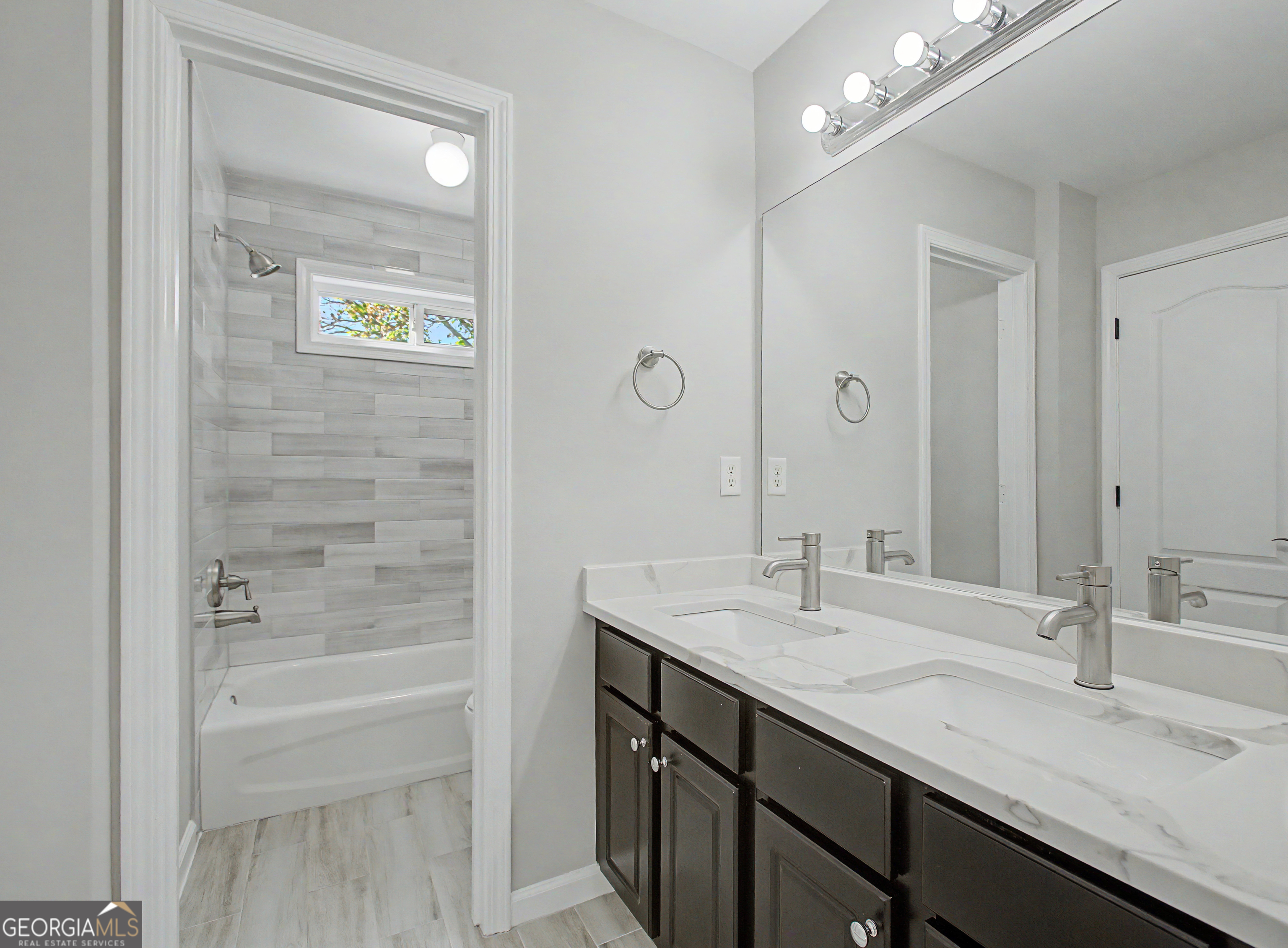 1660 Archmont Circle