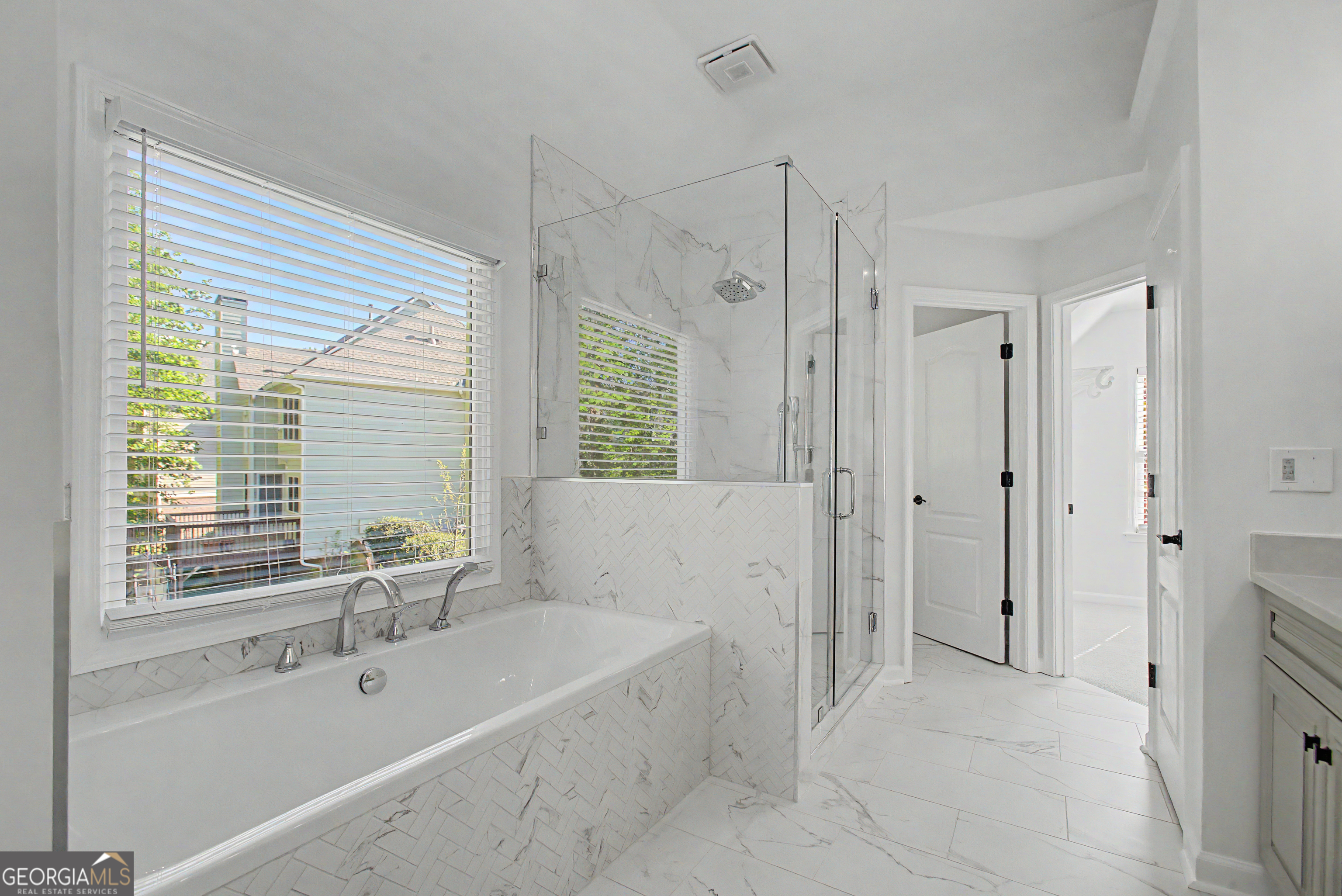 1660 Archmont Circle