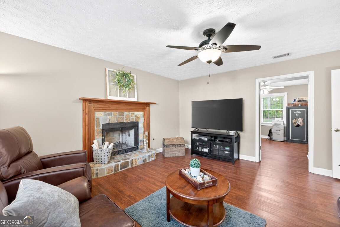 1440 Chalet Circle