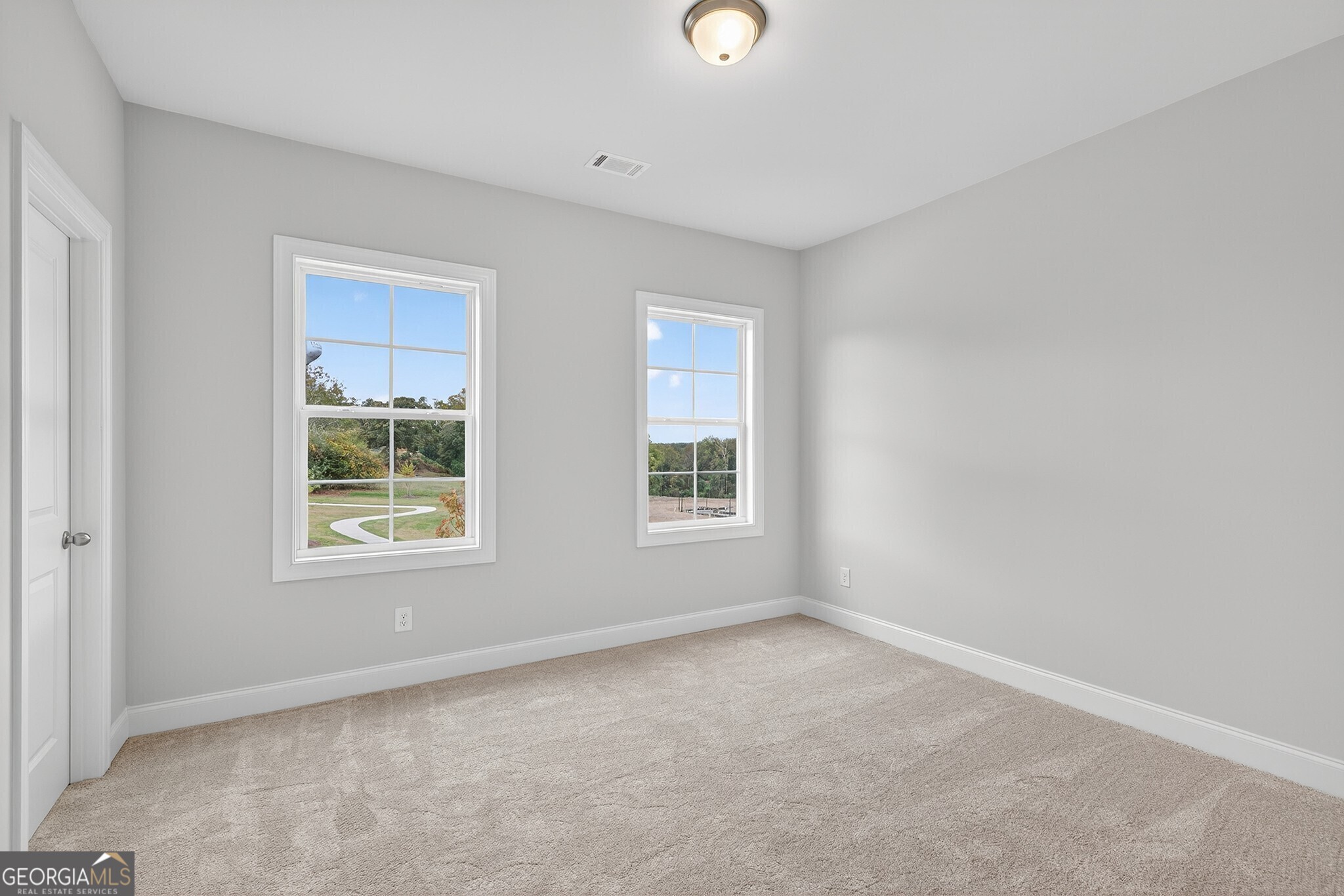 5667 Evelyn Lane