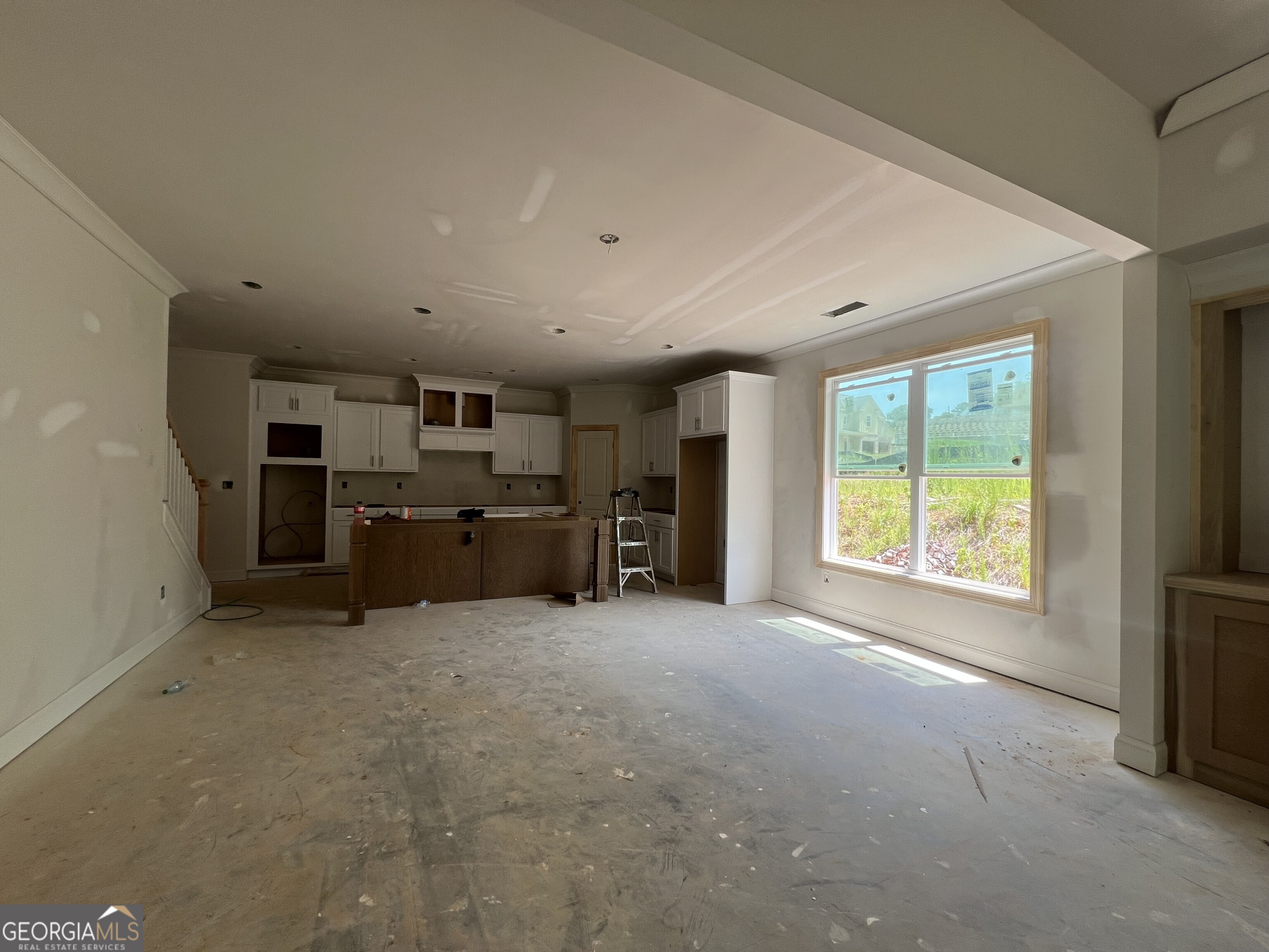 5667 Evelyn Lane