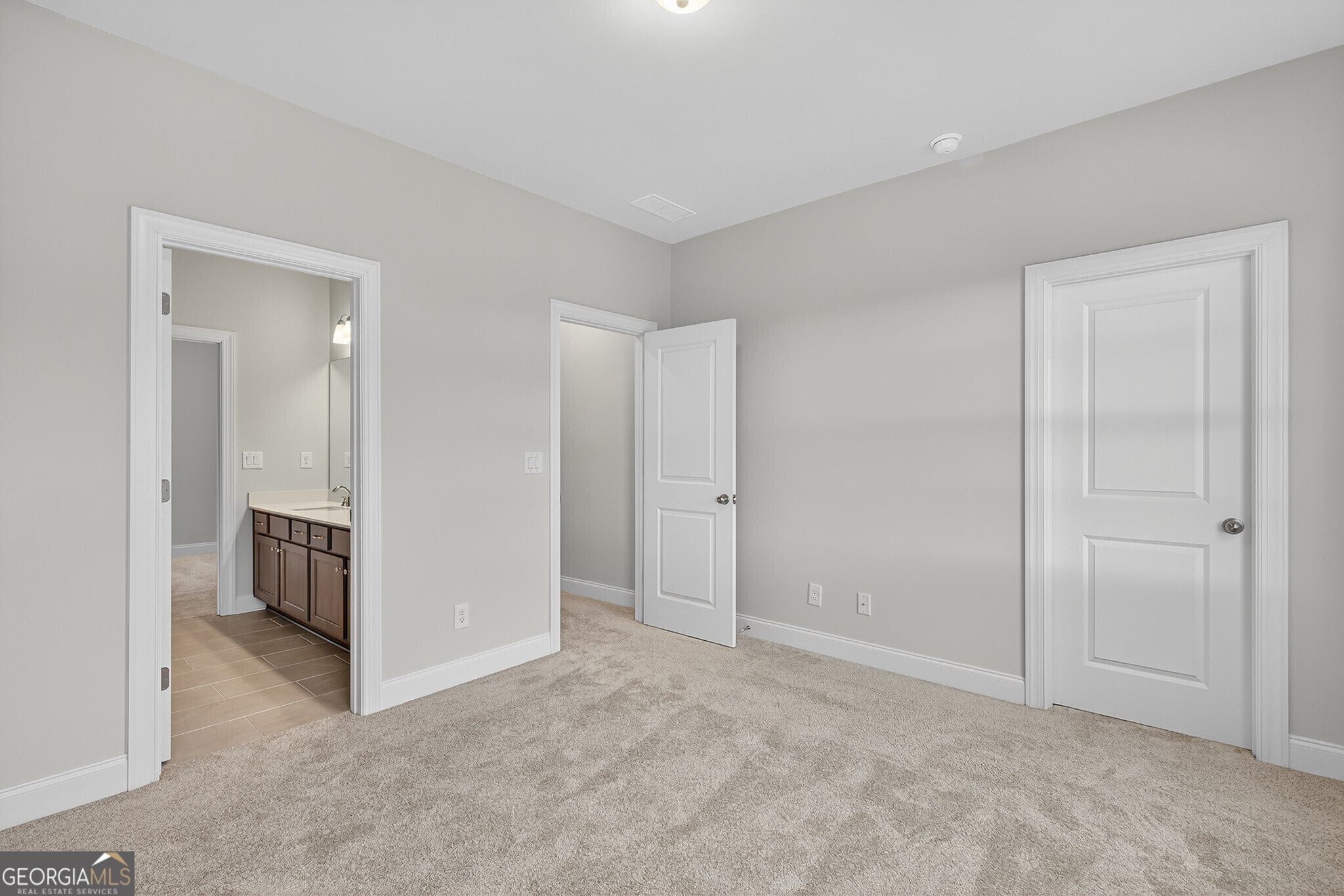 5667 Evelyn Lane