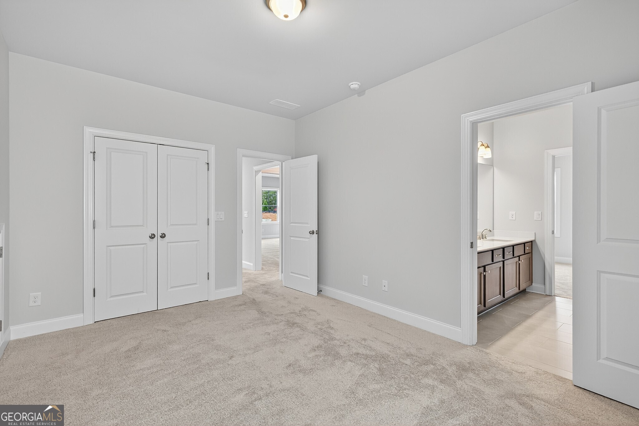 5667 Evelyn Lane