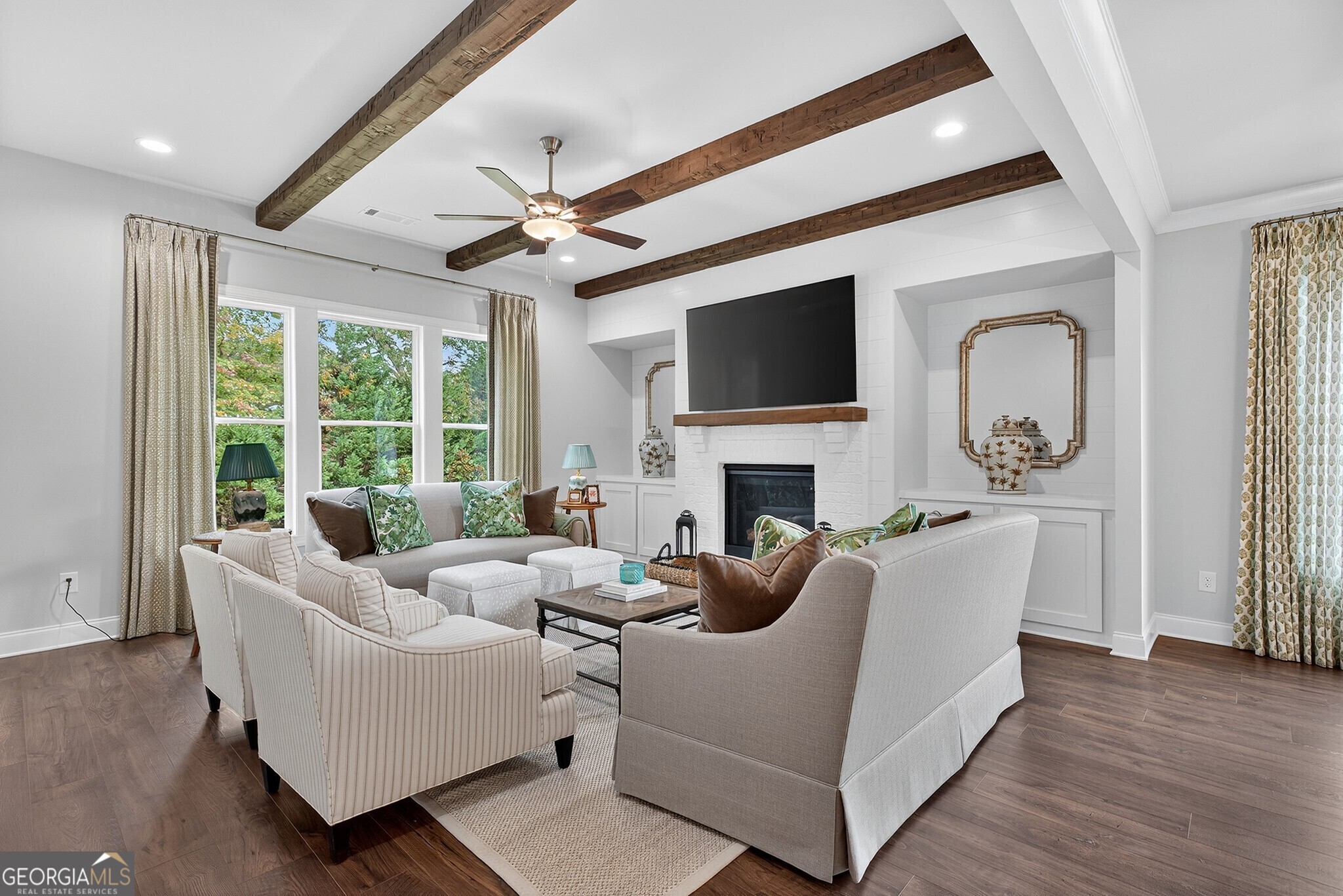 5667 Evelyn Lane
