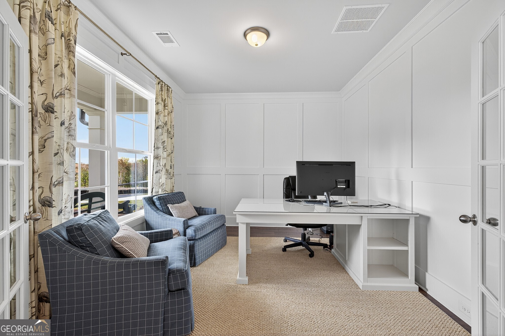 5667 Evelyn Lane