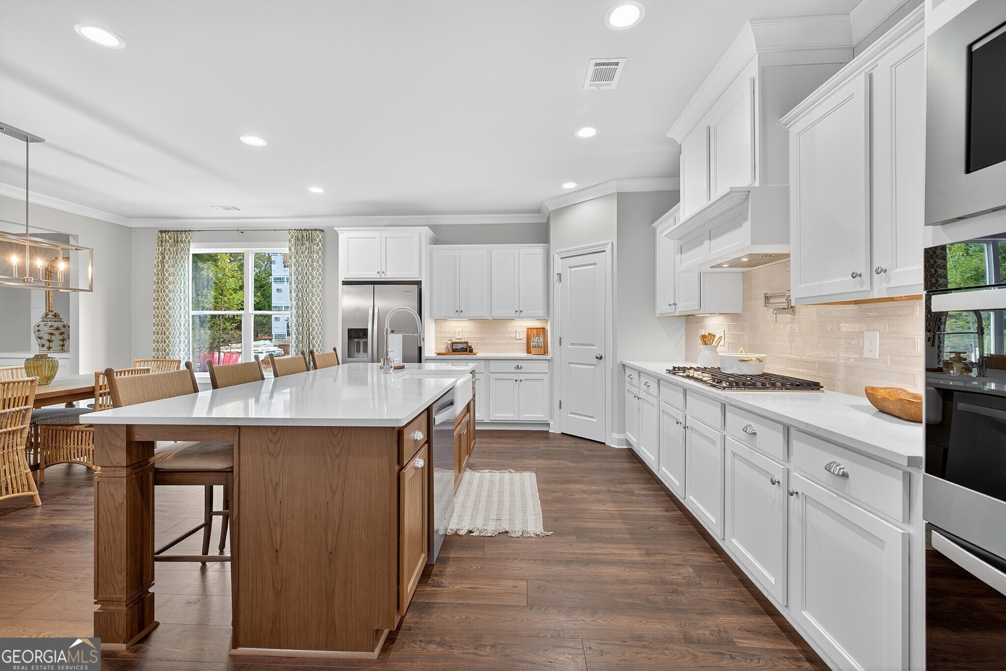 5667 Evelyn Lane