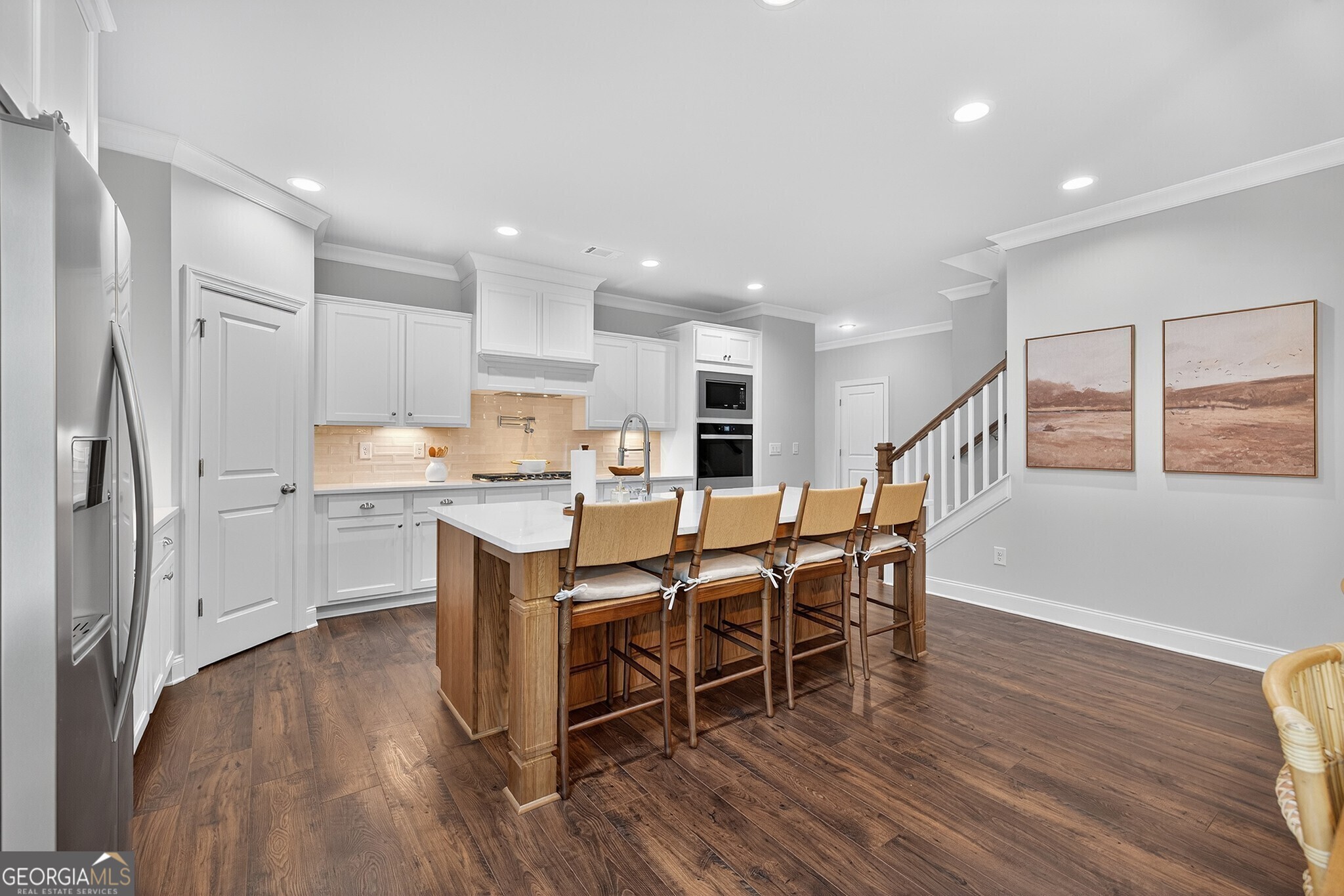 5667 Evelyn Lane