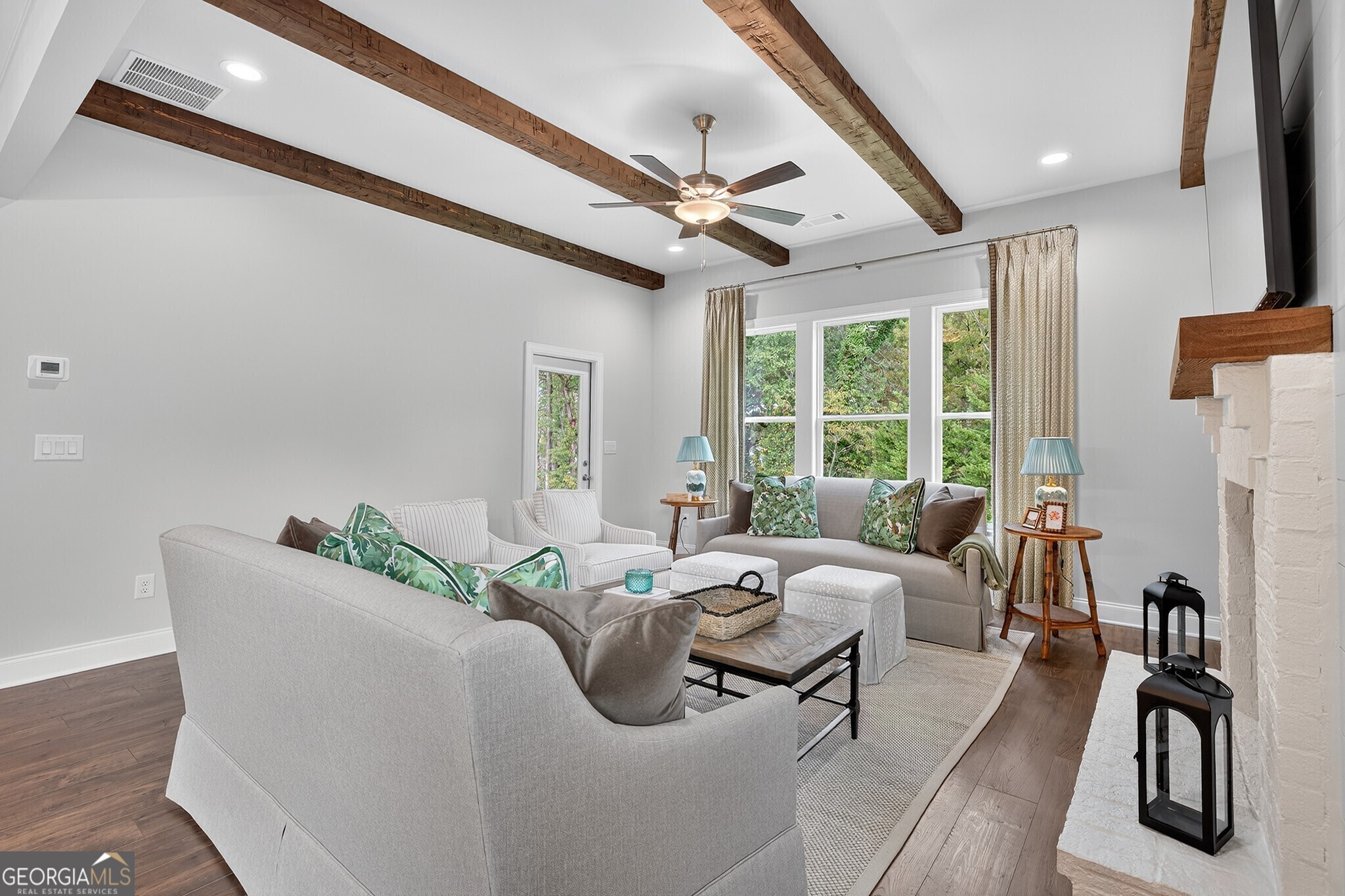 5659 Evelyn Lane