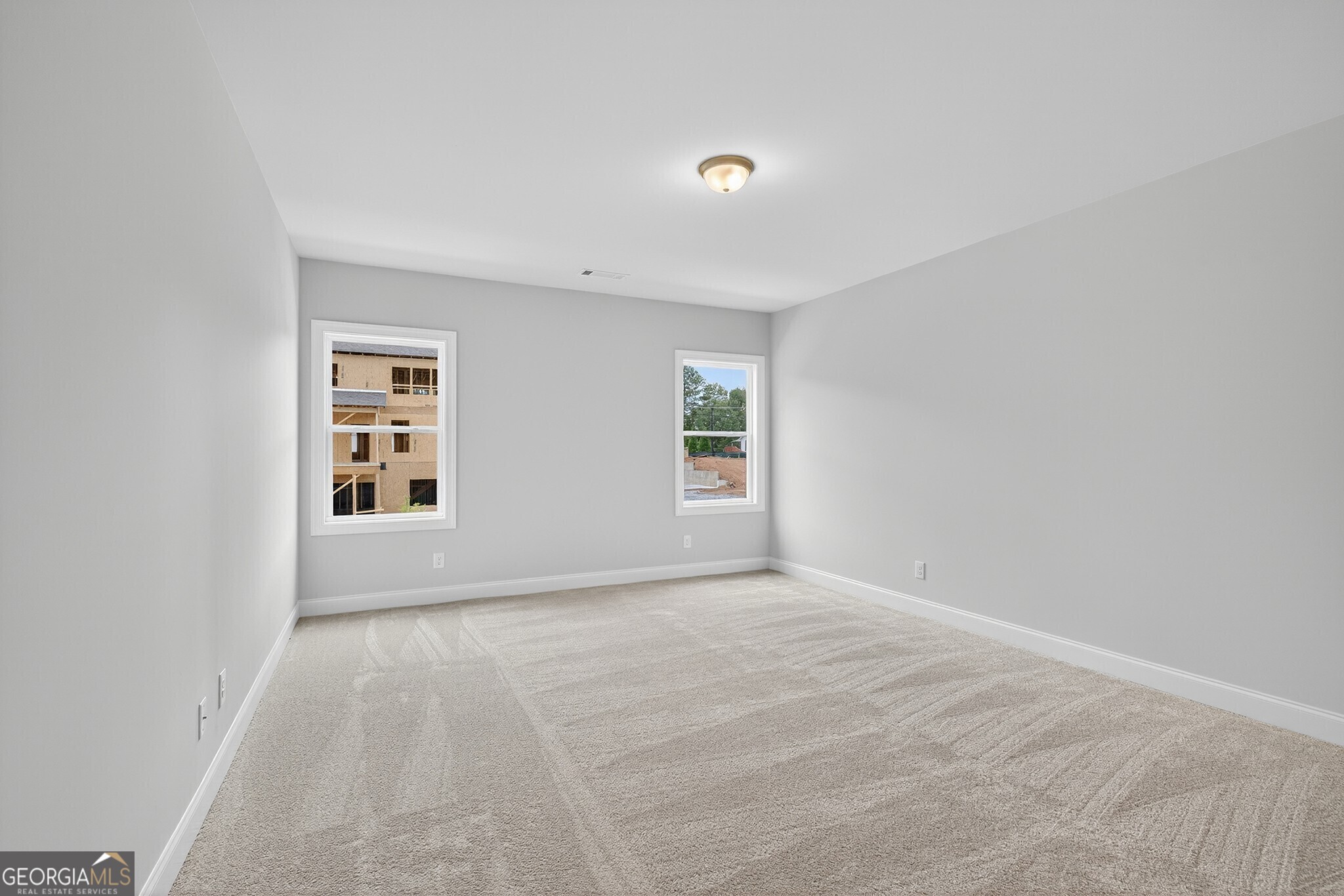 5659 Evelyn Lane