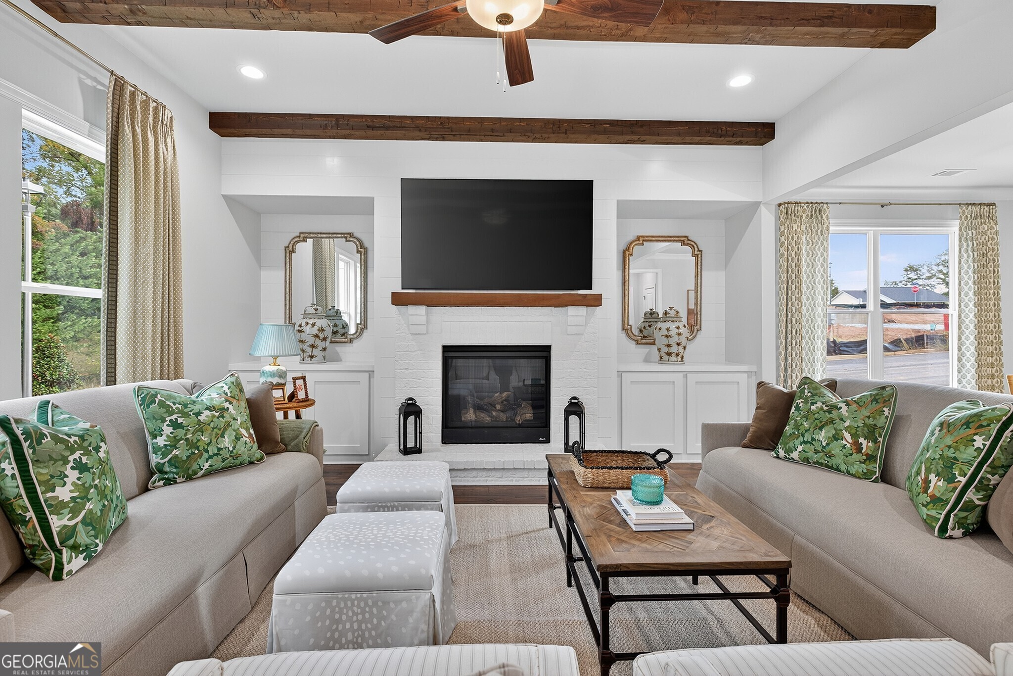 5659 Evelyn Lane