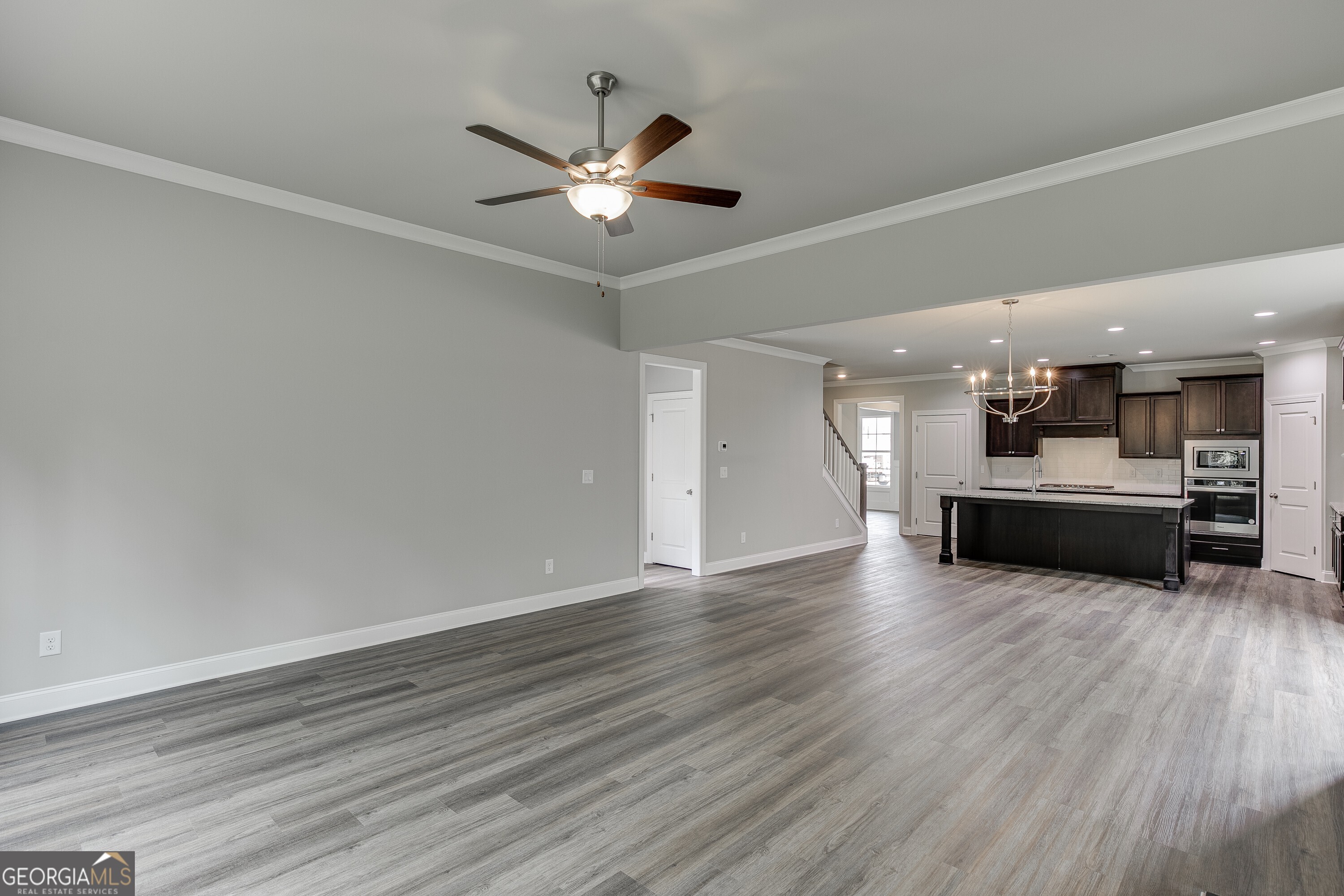 5617 Ernest Way