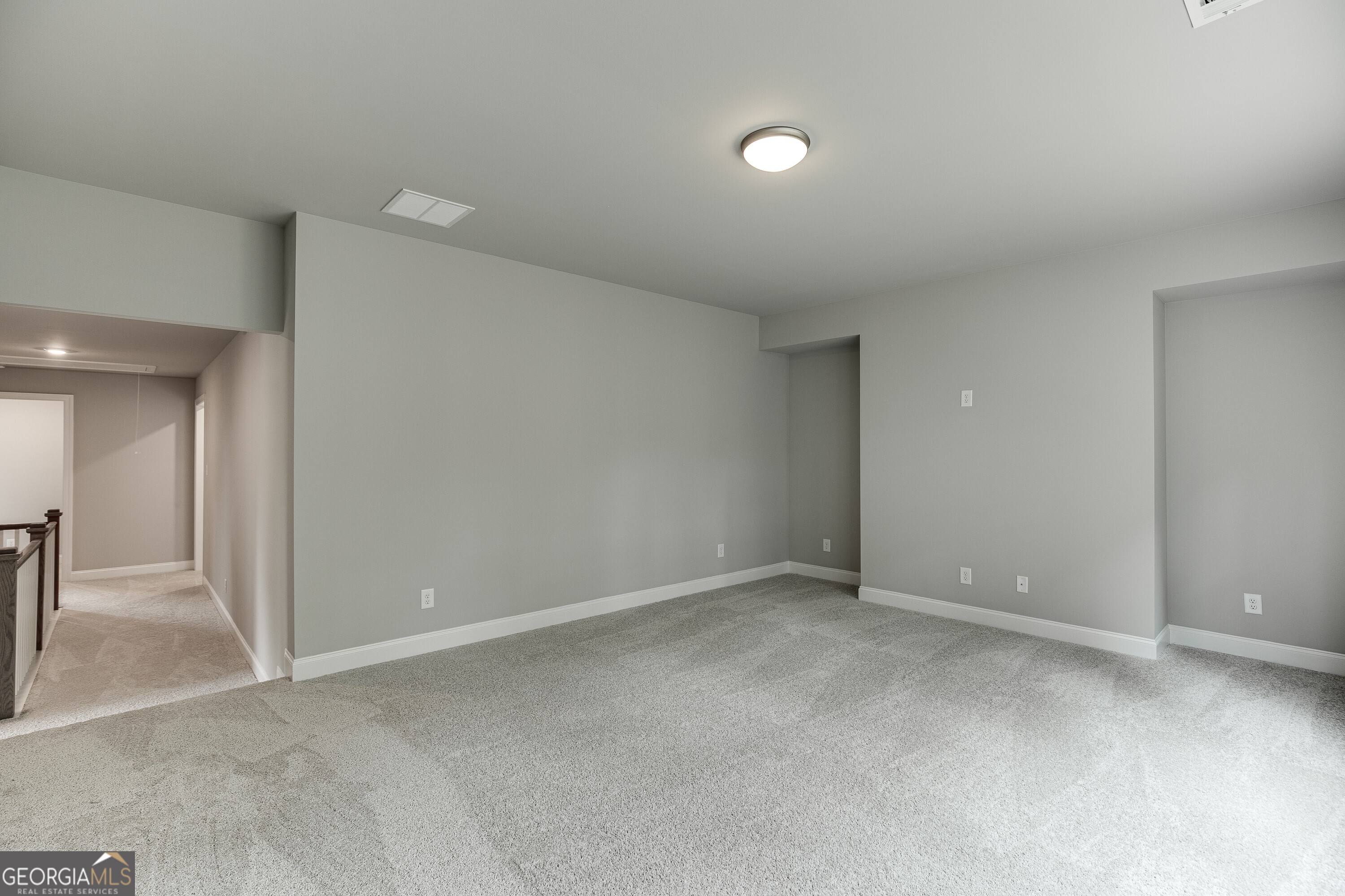 5617 Ernest Way