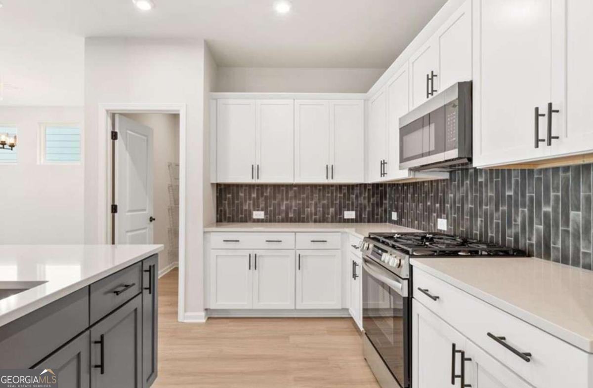 1541 Savory Way