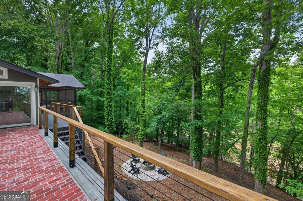 3327 Hickory Point