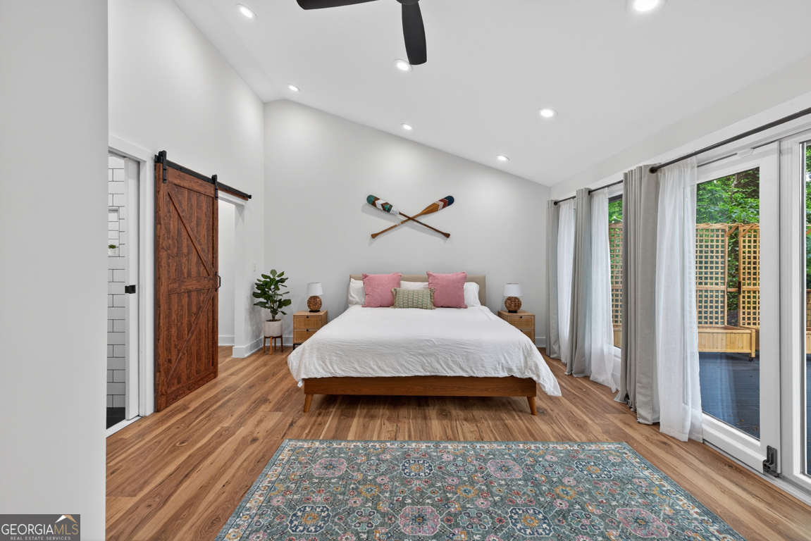 3327 Hickory Point