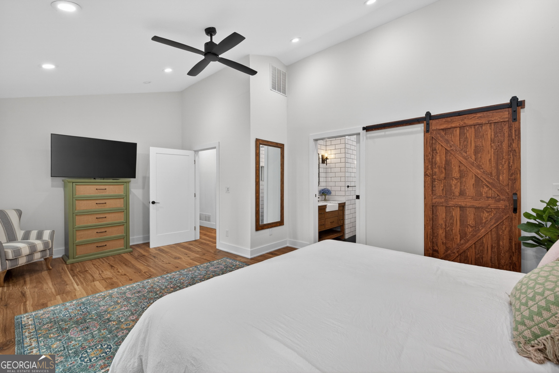 3327 Hickory Point