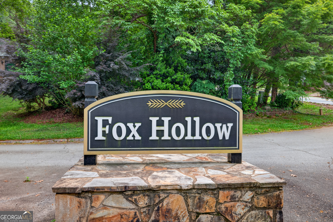 3327 Hickory Point