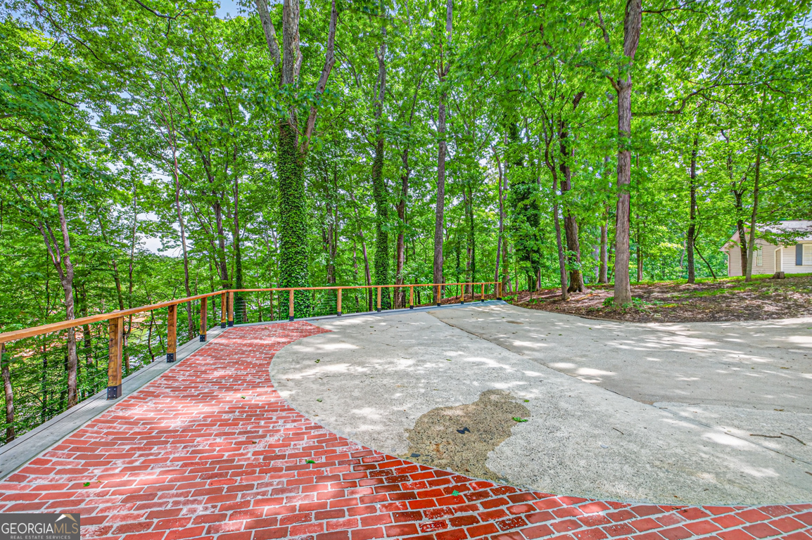 3327 Hickory Point
