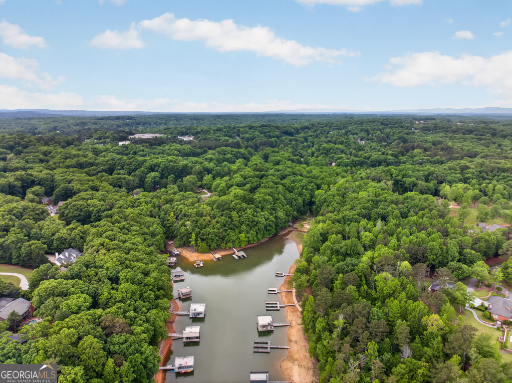 3327 Hickory Point