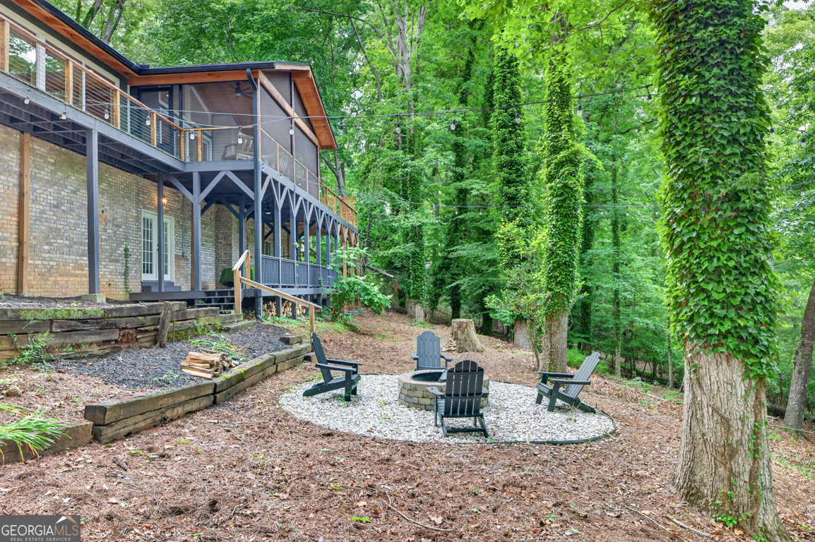 3327 Hickory Point