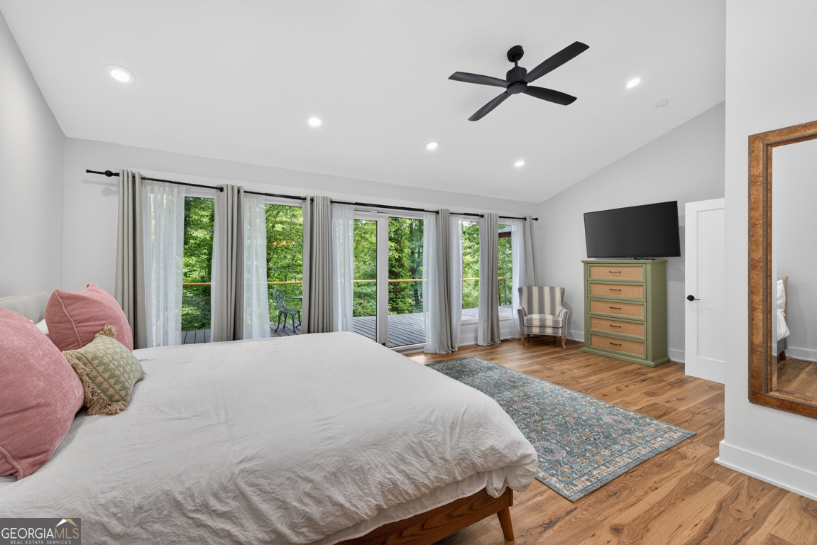 3327 Hickory Point