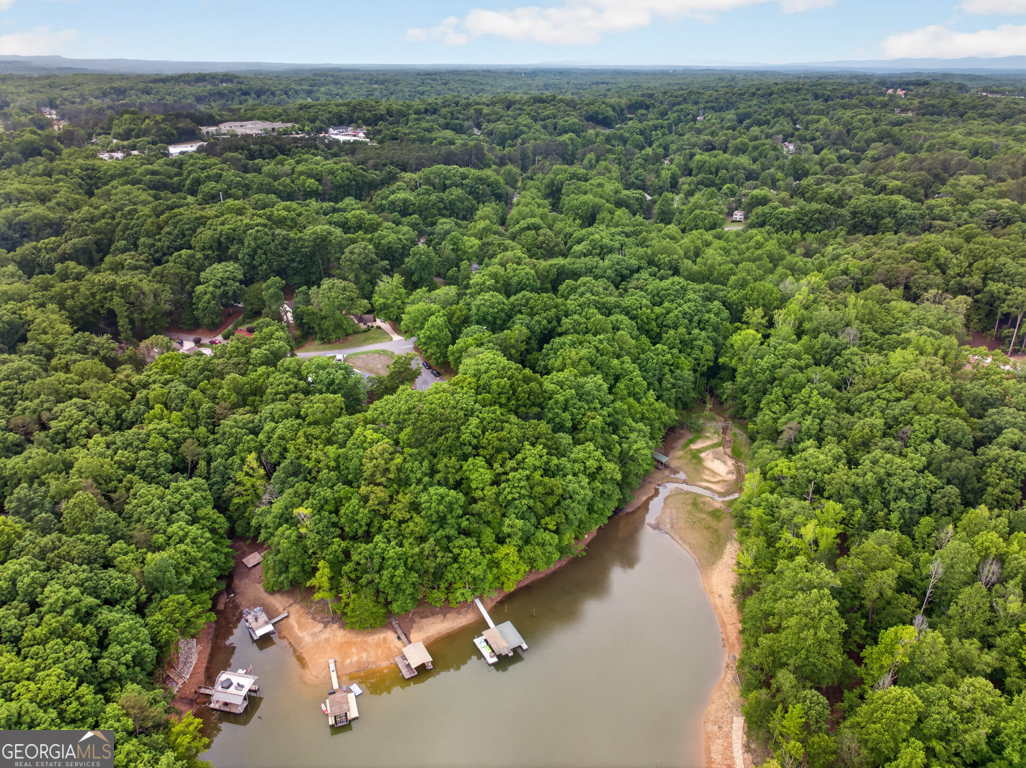 3327 Hickory Point