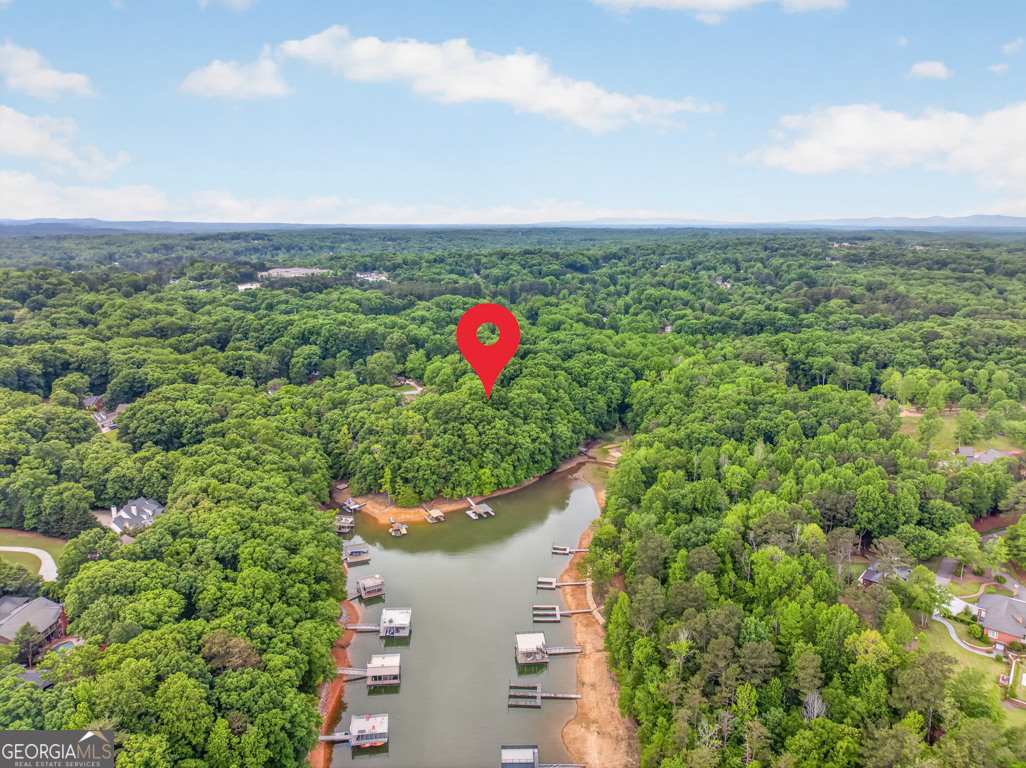 3327 Hickory Point