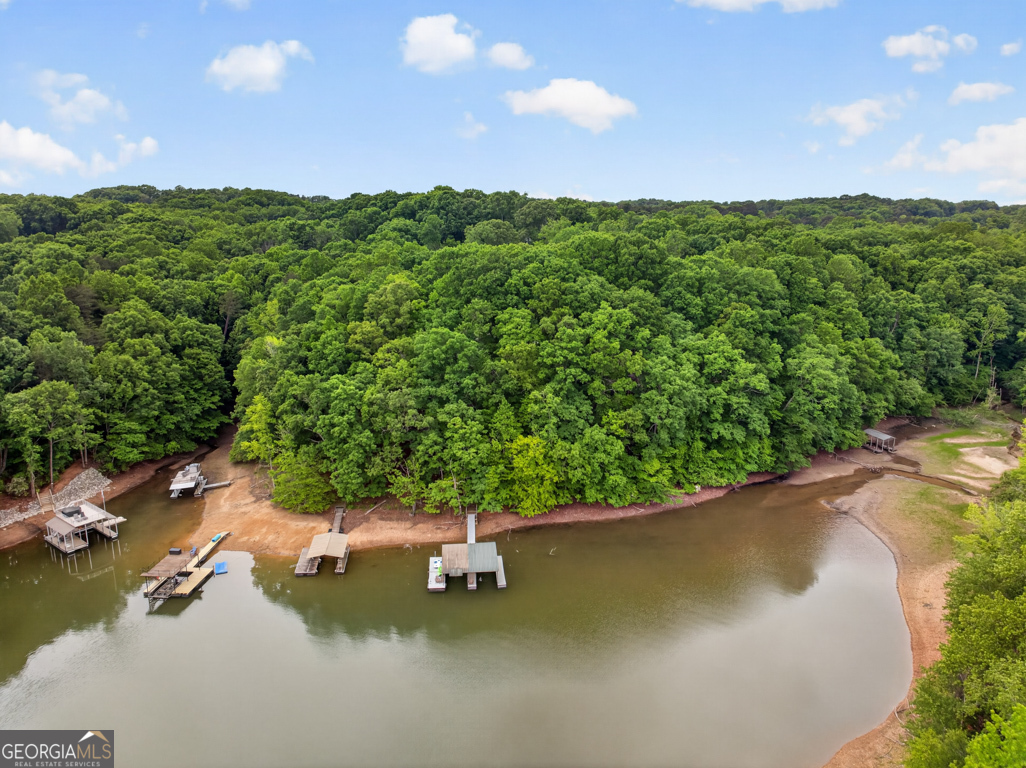 3327 Hickory Point