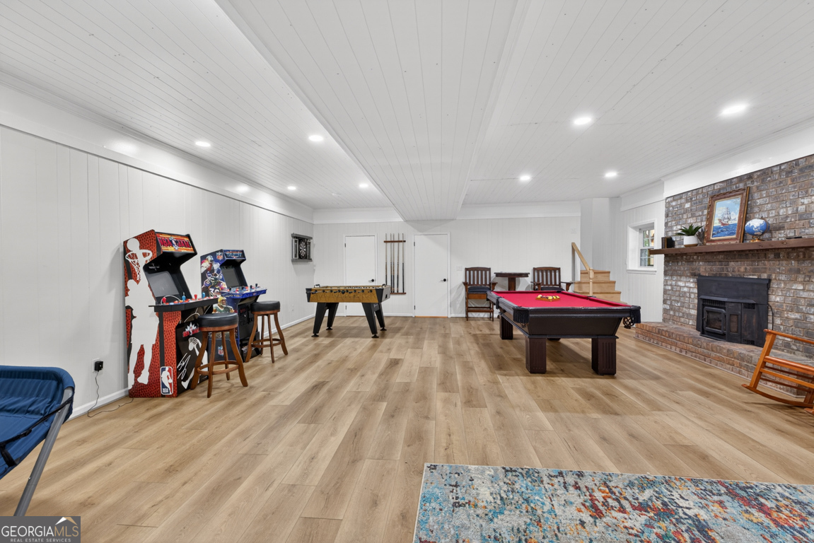 3327 Hickory Point
