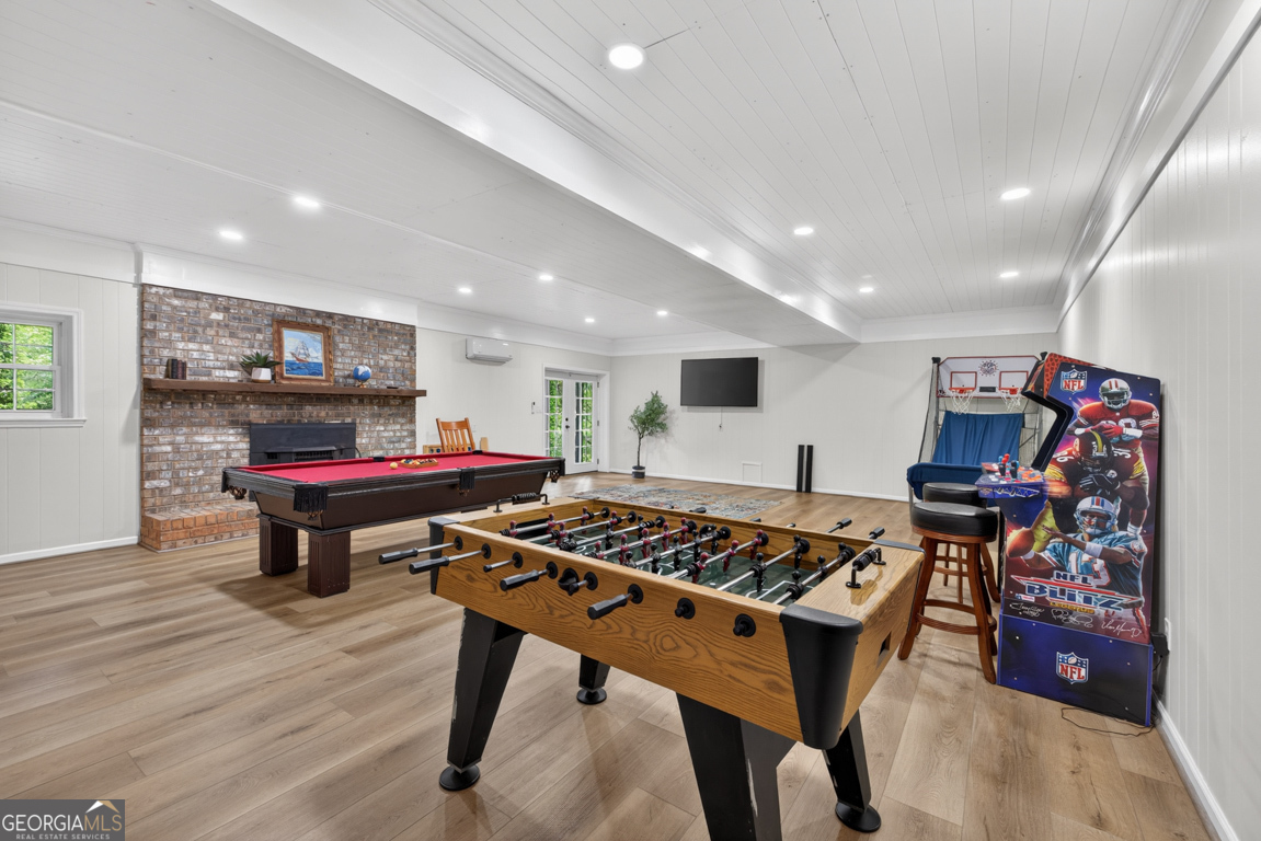 3327 Hickory Point