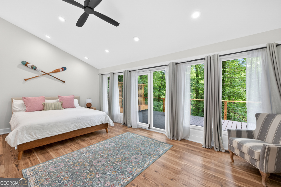 3327 Hickory Point