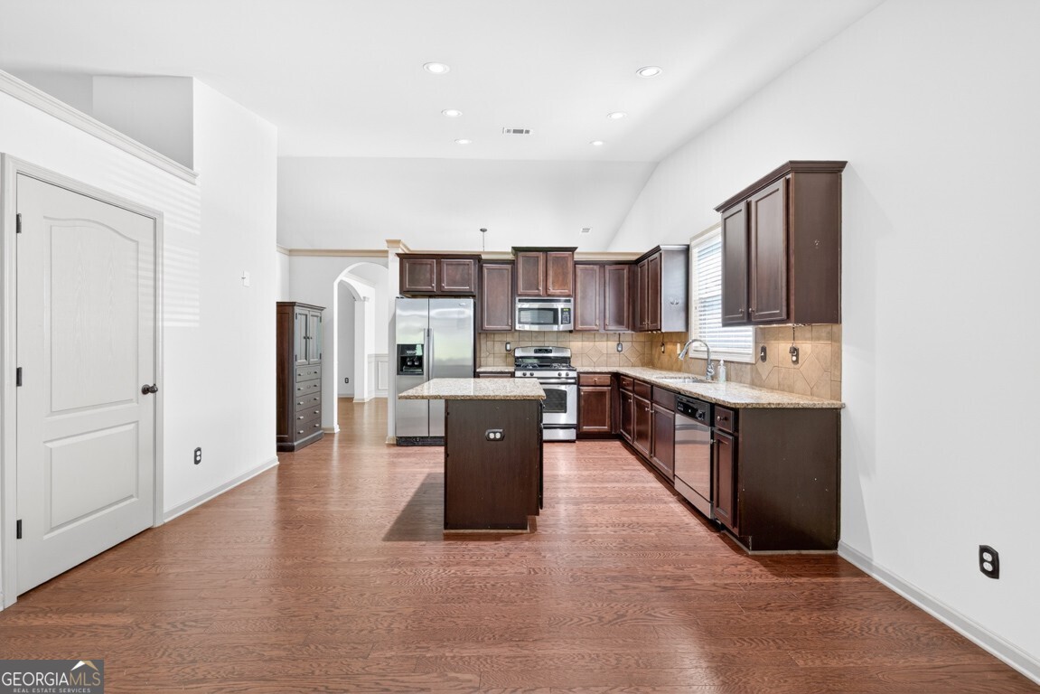 3148 Sag Harbor Court NE