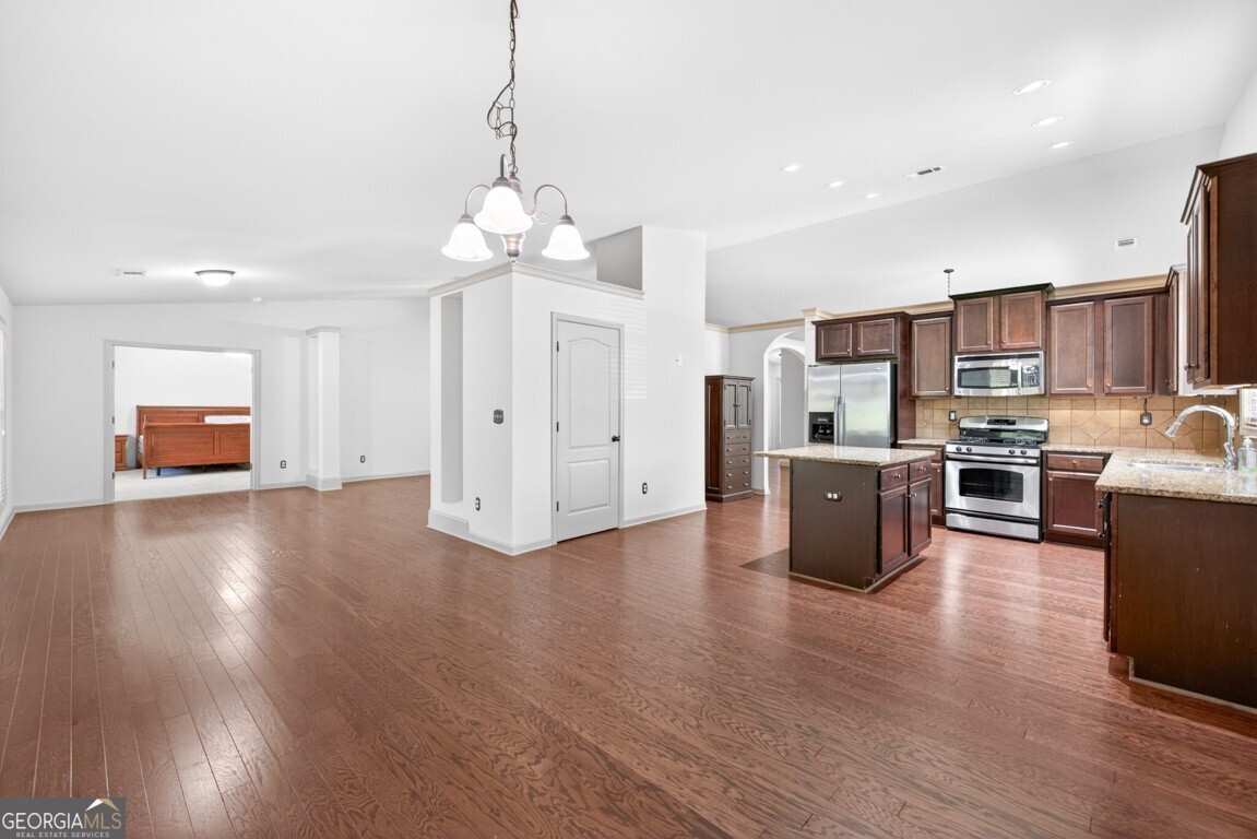 3148 Sag Harbor Court NE