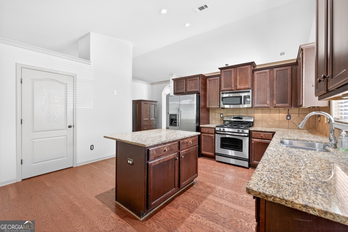 3148 Sag Harbor Court NE