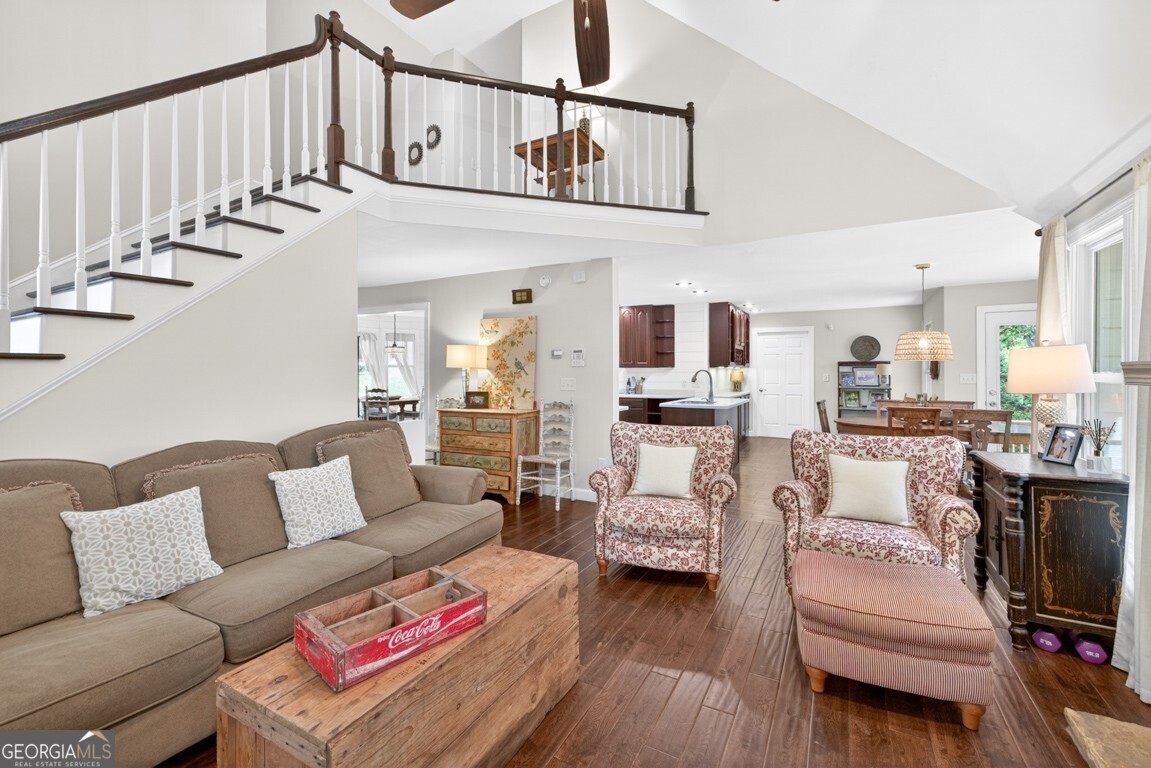 465 Emerald Lake Lane