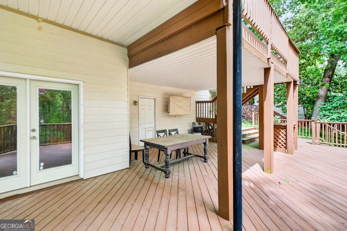465 Emerald Lake Lane