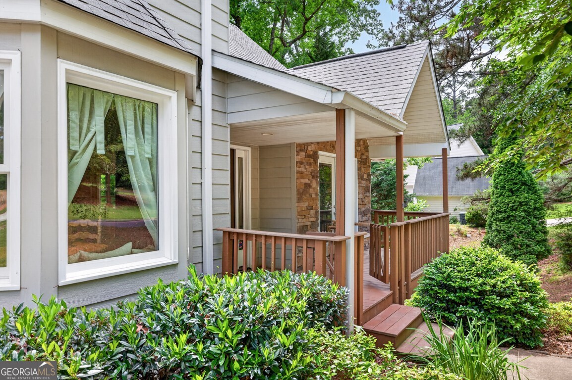 465 Emerald Lake Lane
