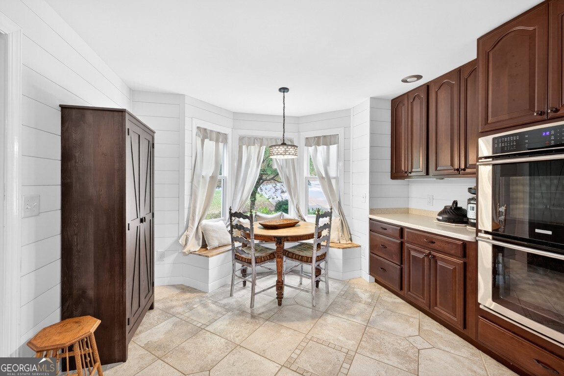 465 Emerald Lake Lane