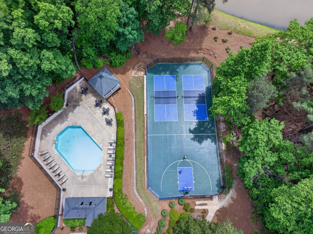 465 Emerald Lake Lane