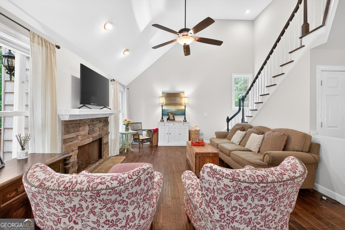 465 Emerald Lake Lane