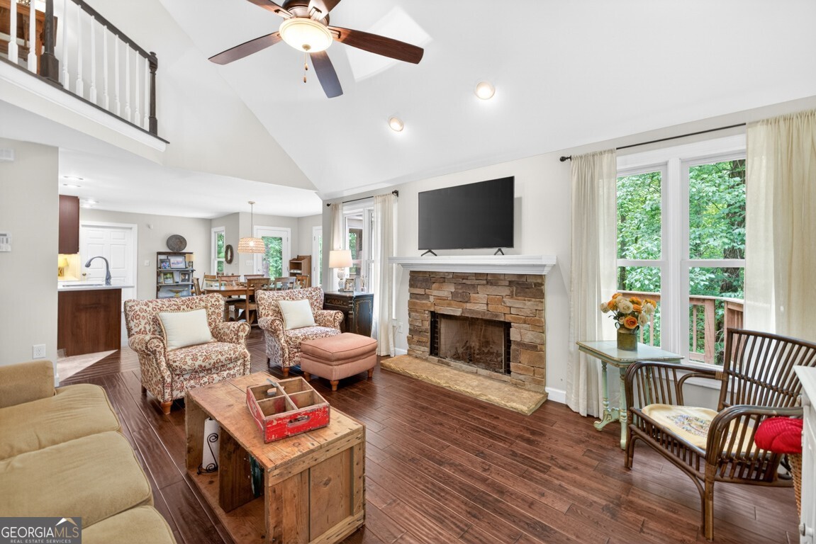 465 Emerald Lake Lane