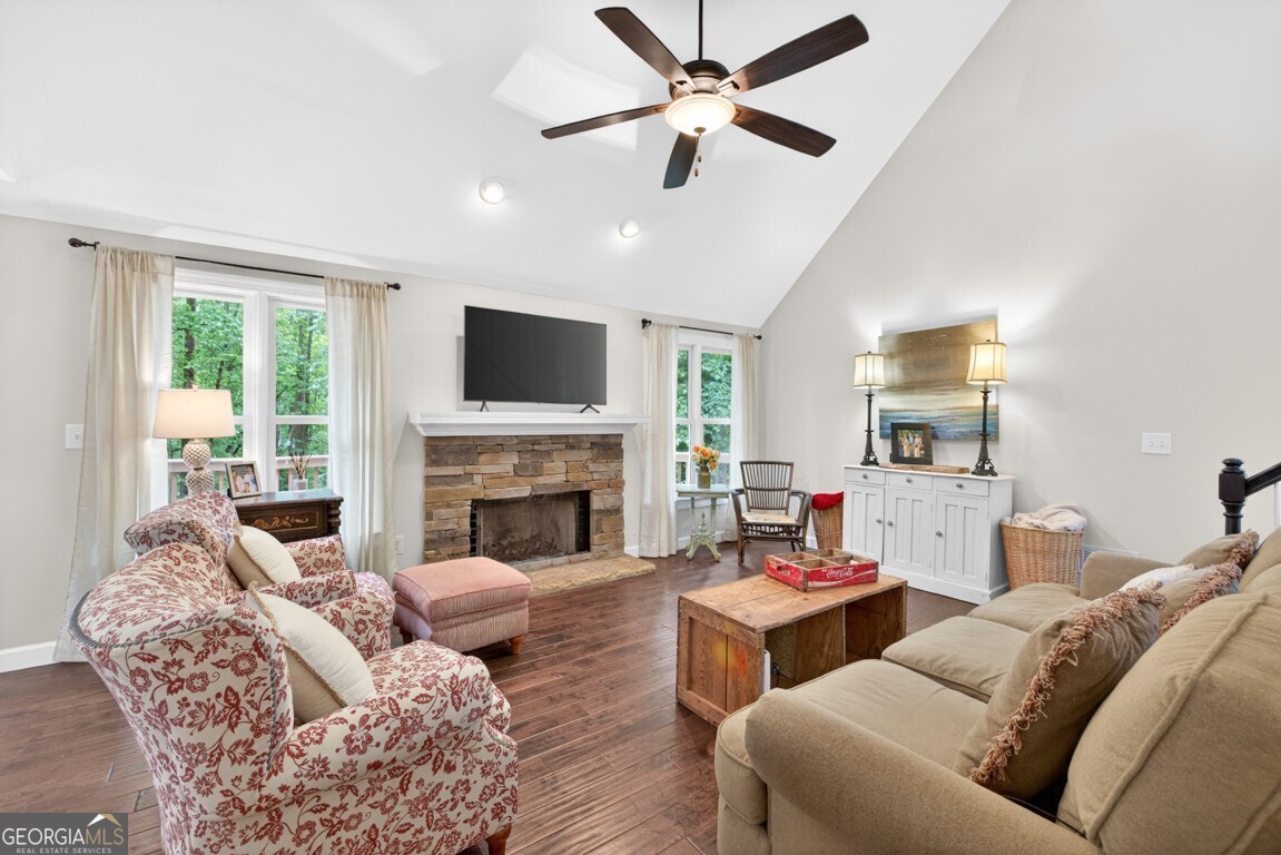 465 Emerald Lake Lane