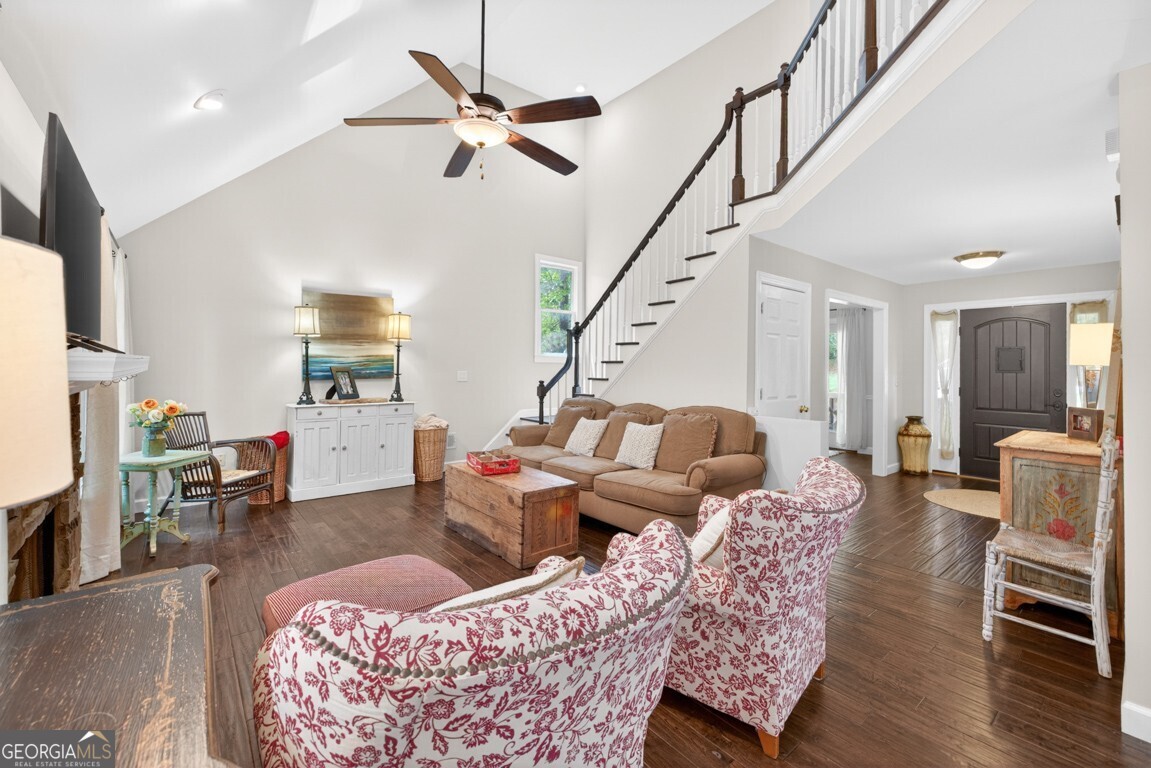 465 Emerald Lake Lane