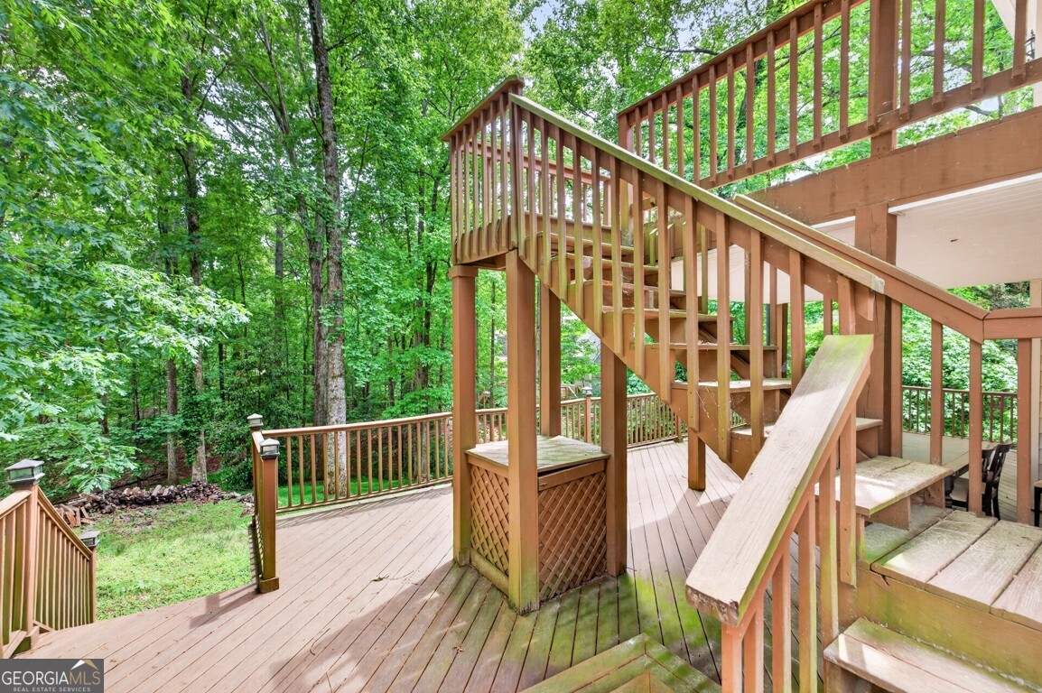 465 Emerald Lake Lane
