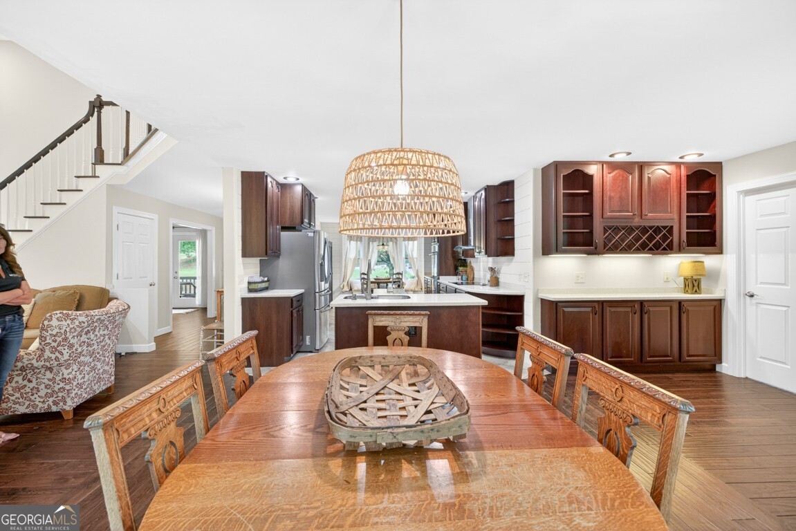 465 Emerald Lake Lane