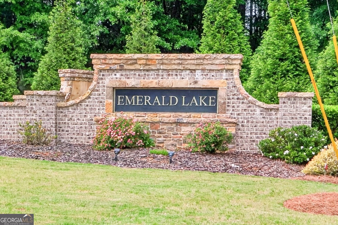 465 Emerald Lake Lane