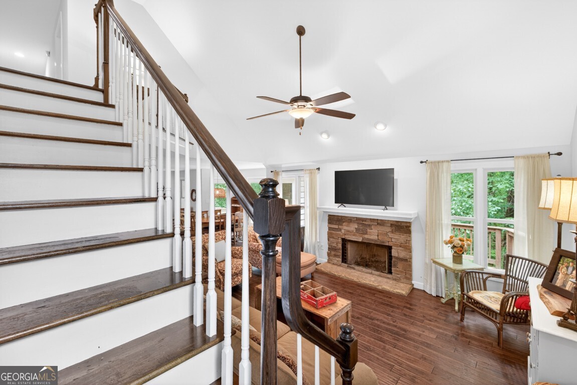 465 Emerald Lake Lane