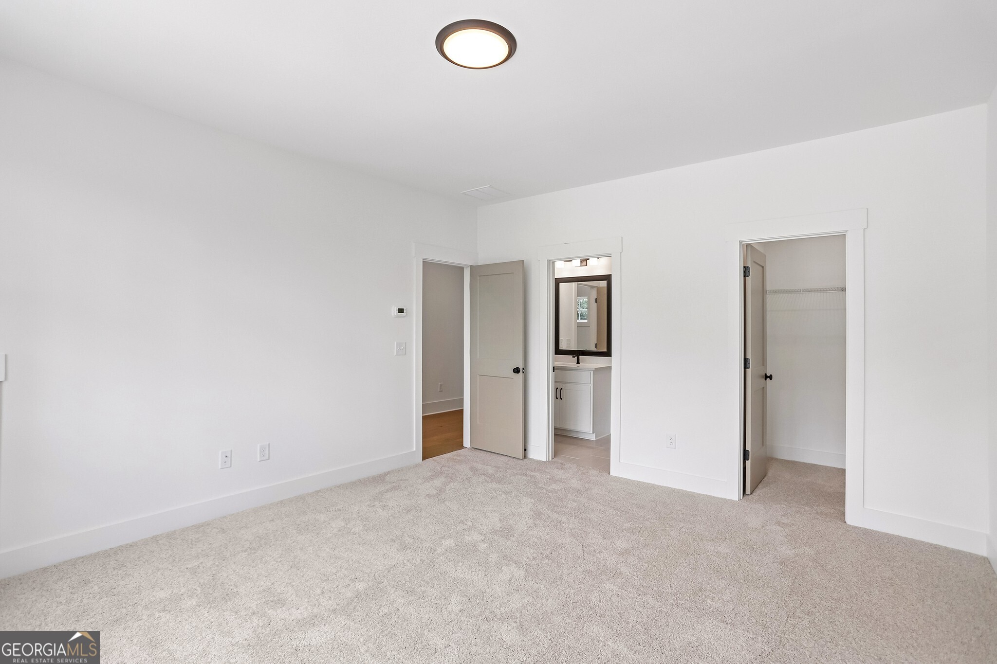 3275 Hilltop Circle