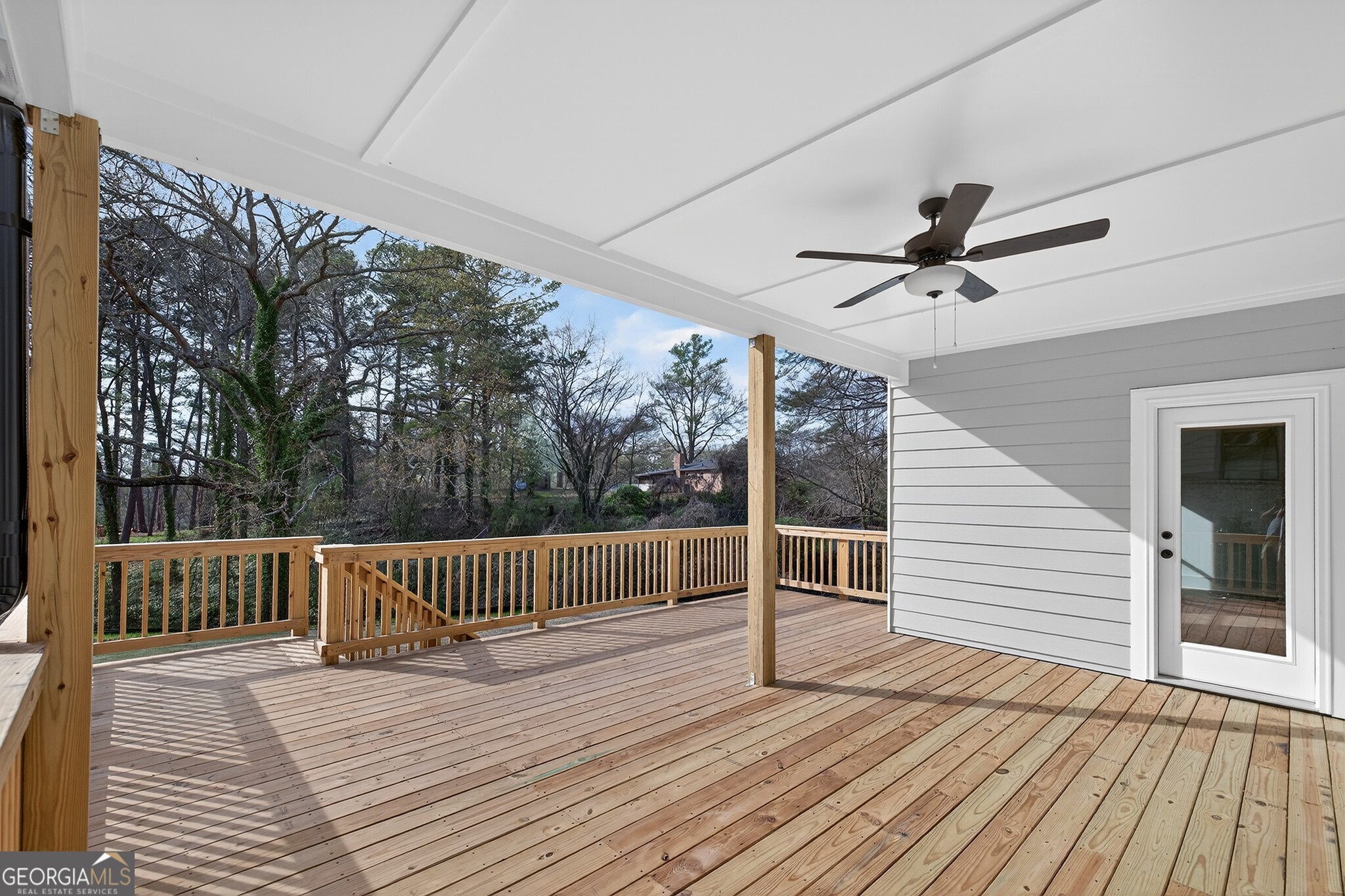 3275 Hilltop Circle
